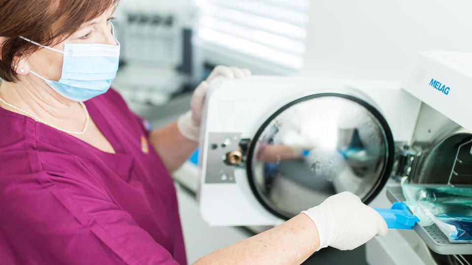 Wir legen höchsten Wert auf Dentalhygiene Wir legen höchsten Wert auf Dentalhygiene